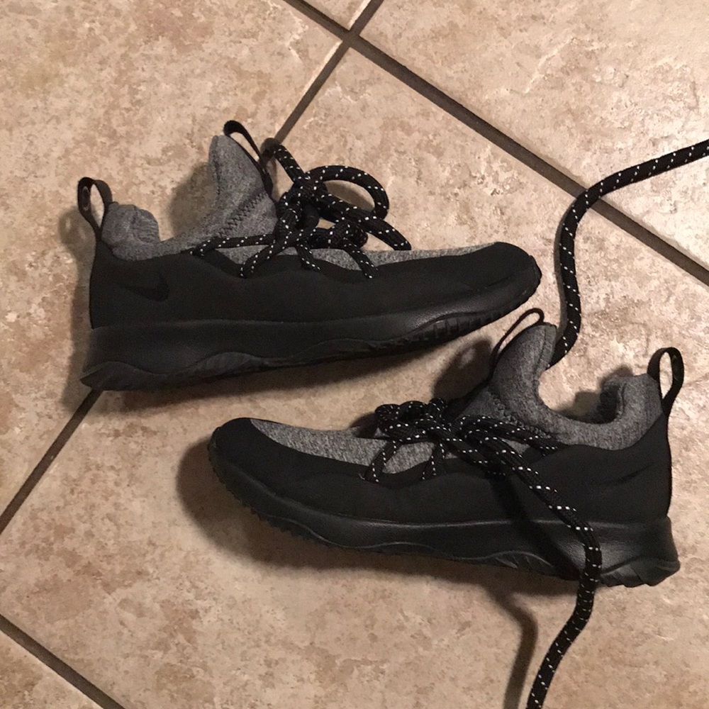 BRAND NEW Nike City Loop shoes